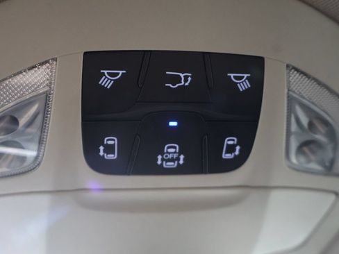 Used 2023 Chrysler Voyager LX FWD image 46