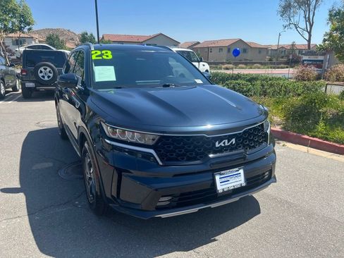 Used 2023 Kia Sorento EX FWD image 1