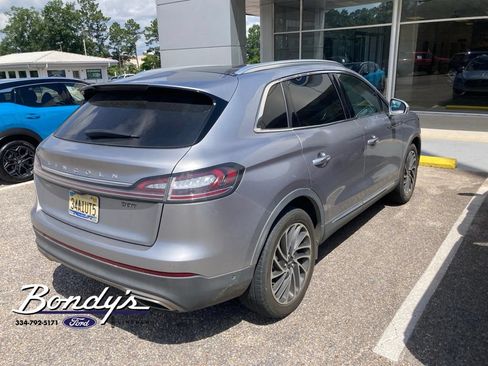 Used 2020 Lincoln Nautilus Reserve FWD image 4