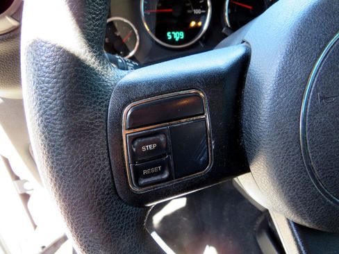 Used 2013 Jeep Wrangler Unlimited Sport image 11