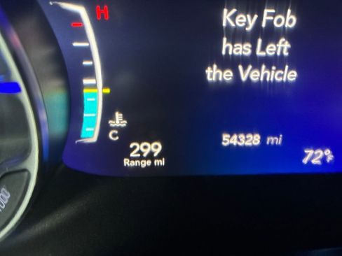 Used 2024 Chrysler Pacifica Touring-L image 17