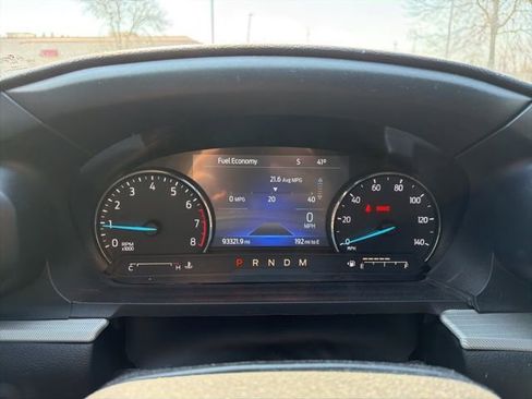 Used 2020 Ford Explorer XLT w/ Equipment Group 202A image 9