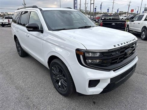 New 2025 Ford Expedition Platinum w/ Stealth Performance Package image 3