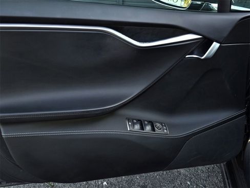 Used 2020 Tesla Model S Long Range Plus image 10