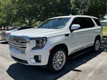Used 2024 GMC Yukon SLT w/ SLT Luxury Package