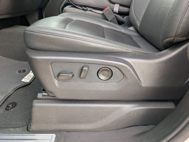 Used 2026 GMC Sierra 1500 SLT AWD/4WD image 19