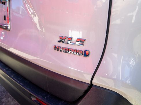 Certified 2022 Toyota RAV4 XLE Premium image 12