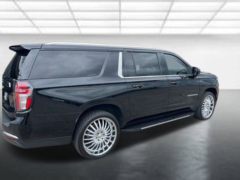 Used 2023 Chevrolet Suburban LS image 4