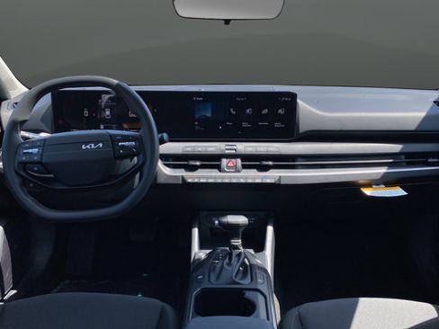New 2026 Kia K4 FWD image 12