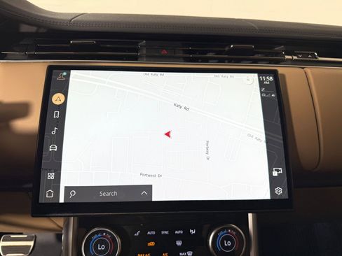 Used 2023 Land Rover Range Rover Long Wheelbase SE image 21