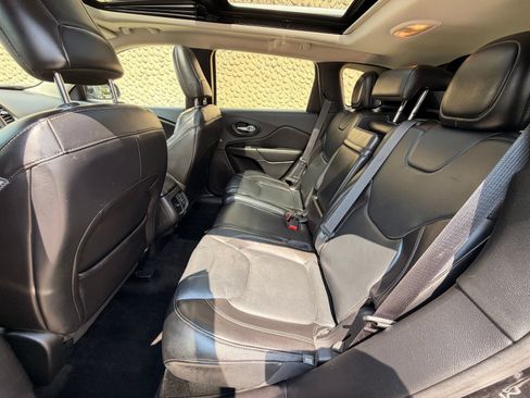 Used 2016 Jeep Cherokee Limited AWD/4WD image 17