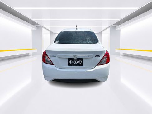 Used 2015 Nissan Versa S FWD image 6