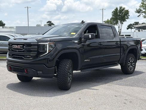 Used 2024 GMC Sierra 1500 AT4 w/ Technology Package AWD/4WD image 7
