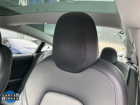 Used 2019 Tesla Model 3 Standard Range Plus image 17