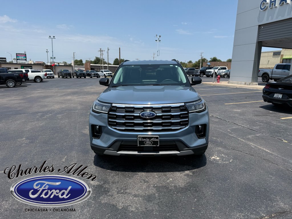 Used 2025 Ford Explorer Active w/ Active Comfort Package RWD image 8