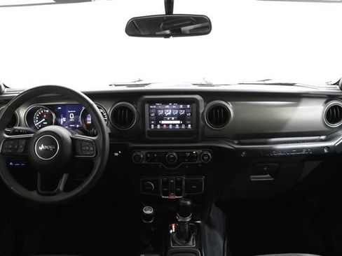 Used 2023 Jeep Wrangler Unlimited w/ Cold Weather Group AWD/4WD image 18