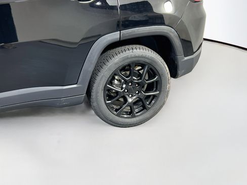 Used 2022 Jeep Compass Latitude w/ Sun and Sound Group AWD/4WD image 29