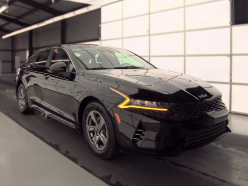 Used 2022 Kia K5 LXS FWD image 6