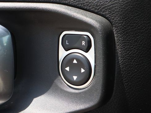 Used 2022 Jeep Wrangler Sport AWD/4WD image 18