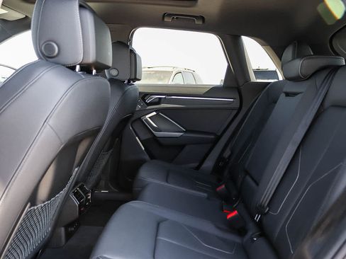 Used 2025 Audi Q3 2.0T Premium w/ Convenience Package AWD/4WD image 24