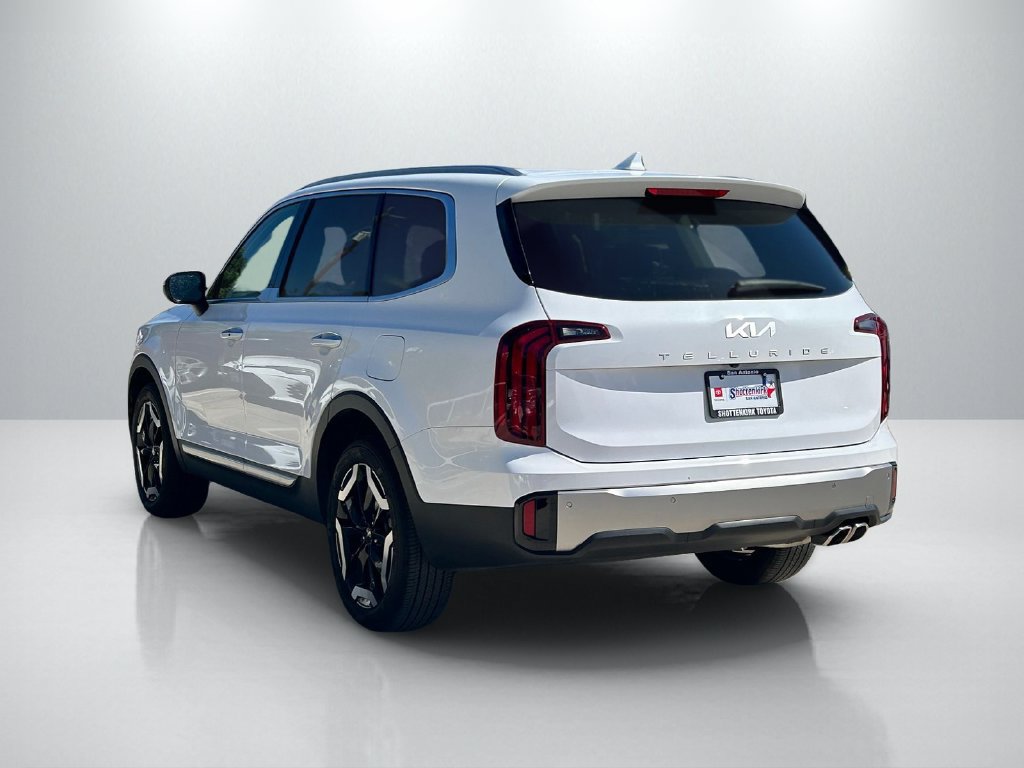 Used 2025 Kia Telluride S FWD image 7
