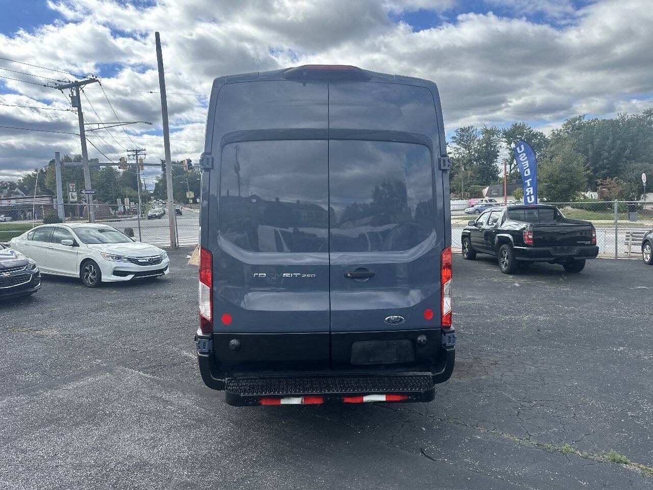 Used 2019 Ford Transit 250 148 High Roof Extended RWD image 3