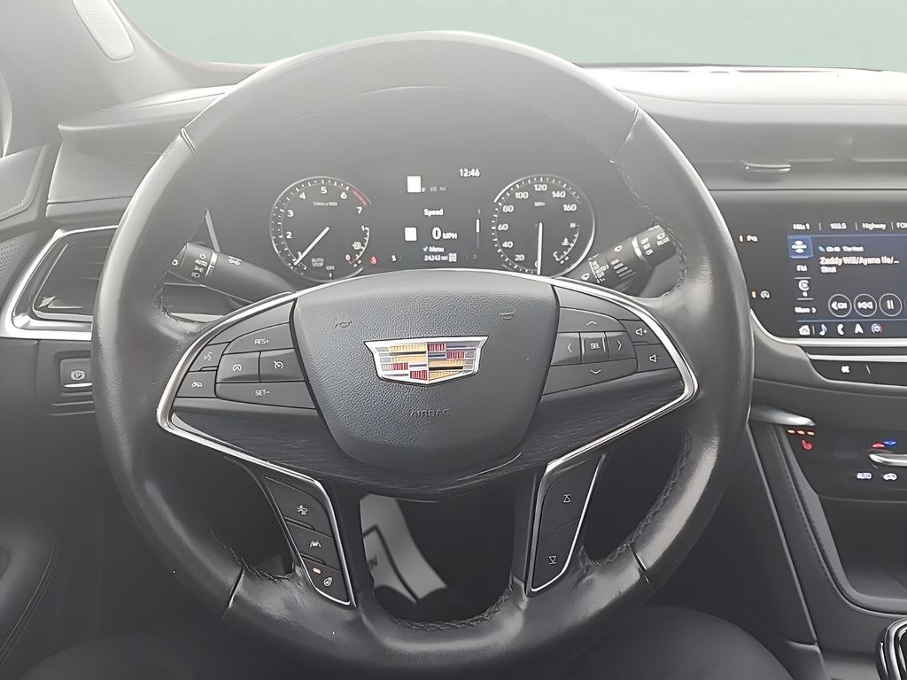 Used 2022 Cadillac XT5 Premium Luxury AWD/4WD image 12