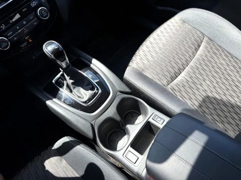 Used 2018 Nissan Rogue SV image 26