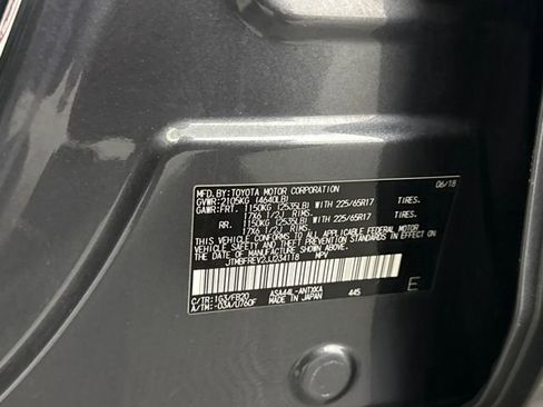 Used 2018 Toyota RAV4 LE image 27