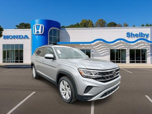 Used 2023 Volkswagen Atlas SE image 2