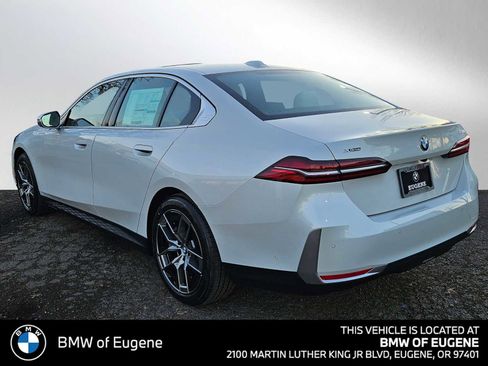 New 2026 BMW 530i xDrive w/ Premium Package AWD/4WD image 5