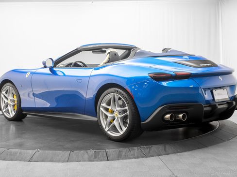 Used 2026 Ferrari Roma Spider RWD image 5