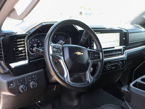 Used 2025 Chevrolet Silverado 2500 LT w/ Safety Package AWD/4WD image 19
