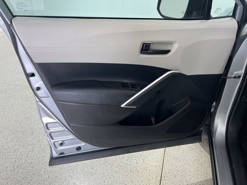 Used 2022 Toyota Corolla Cross L AWD/4WD image 18