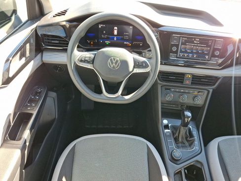 Certified 2022 Volkswagen Taos S image 11