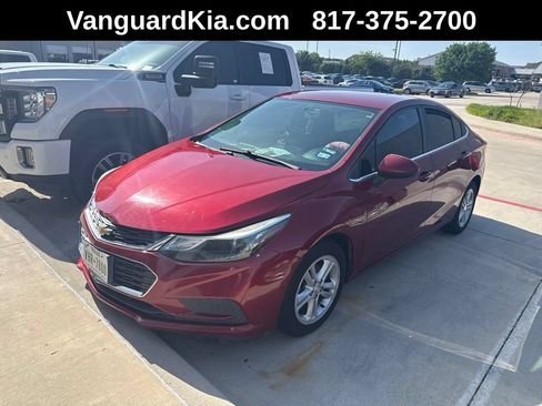 Used 2017 Chevrolet Cruze LT w/ Convenience Package FWD image 1