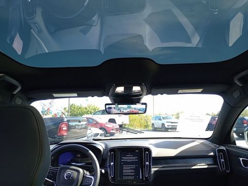 Used 2024 Volvo C40 P8 Recharge Plus image 18