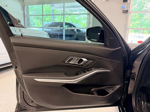Used 2019 BMW 330i Sedan w/ Driving Assistance Package RWD image 15