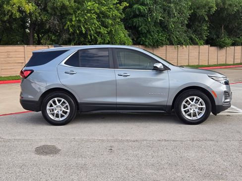 Used 2024 Chevrolet Equinox LT FWD image 2