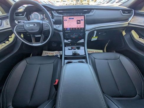 New 2025 Jeep Grand Cherokee Limited w/ Black Appearance Package RWD image 13