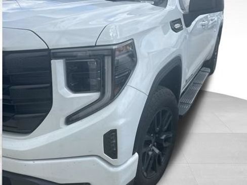 Used 2022 GMC Sierra 1500 Elevation w/ X31 Off-Road Package AWD/4WD image 2