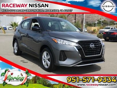 New 2025 Nissan Kicks Play S