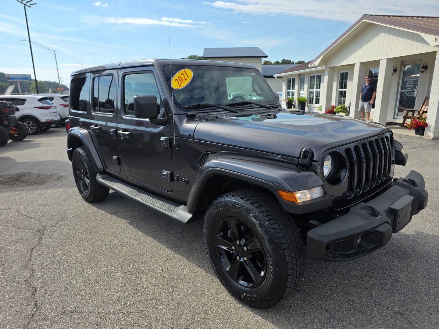 Used 2021 Jeep Wrangler Unlimited Sahara AWD/4WD image 7