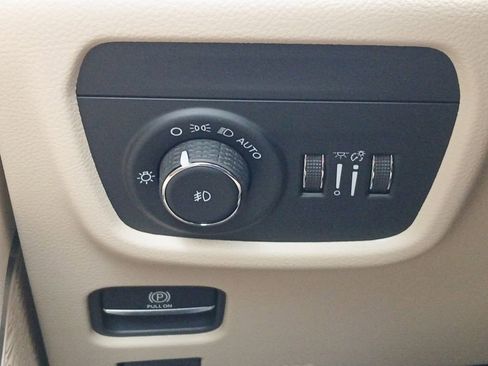 New 2026 Jeep Grand Cherokee L Limited RWD image 12