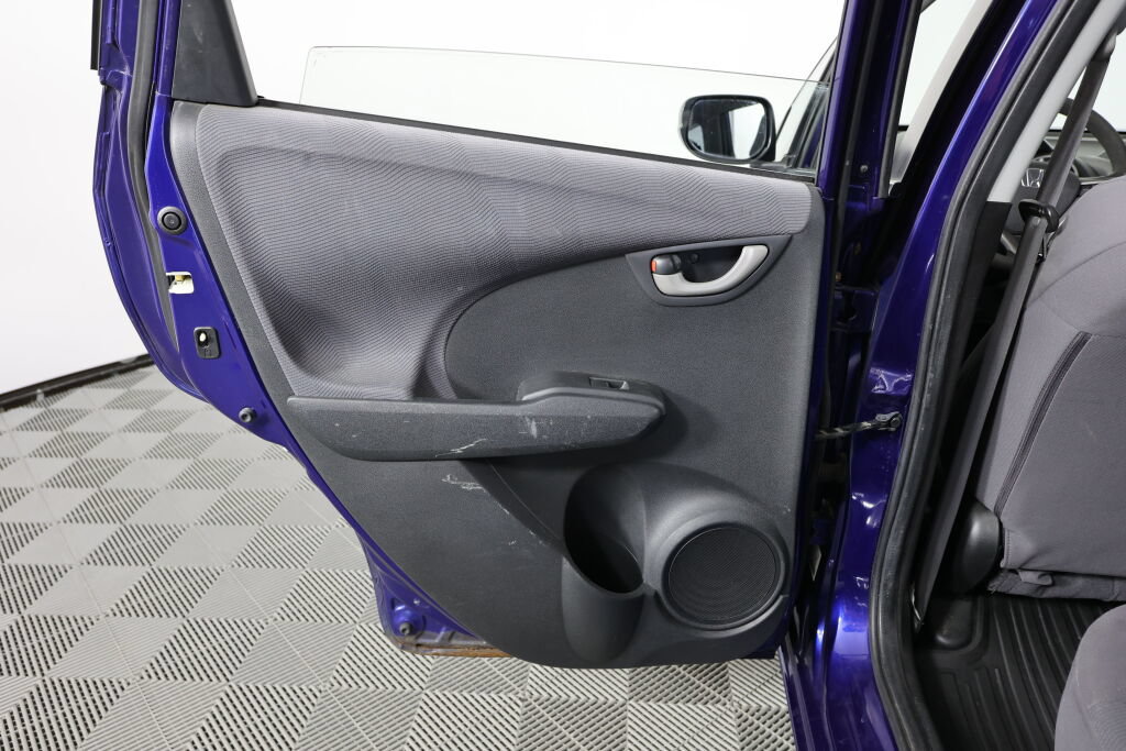 Used 2011 Honda Fit image 16