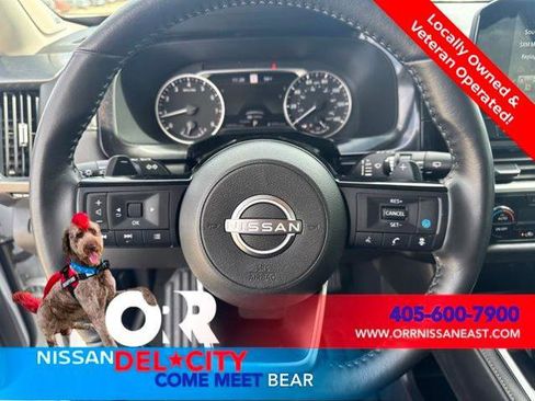 Certified 2025 Nissan Pathfinder SL w/ SL Premium Package FWD image 17
