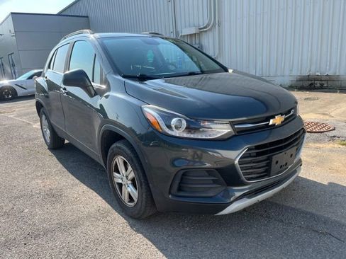 Used 2018 Chevrolet Trax LT w/ LT Convenience Package AWD/4WD image 3