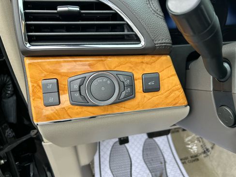 Used 2013 Lincoln MKX AWD image 13