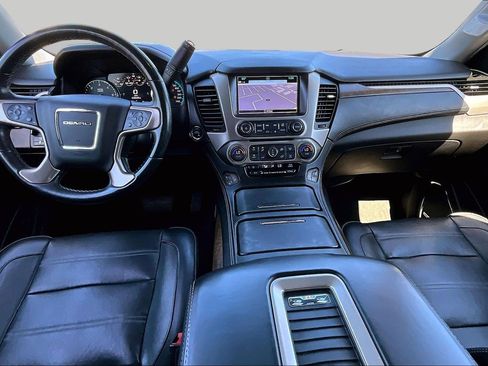 Used 2018 GMC Yukon XL Denali w/ Denali Ultimate Package image 10