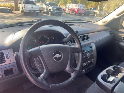 Used 2009 Chevrolet Tahoe LS w/ Convenience Package image 9